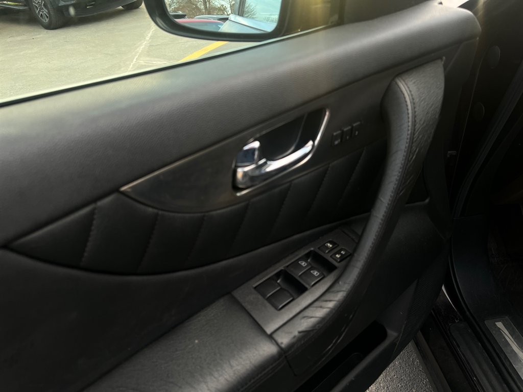 2011 Infiniti FX35 photo