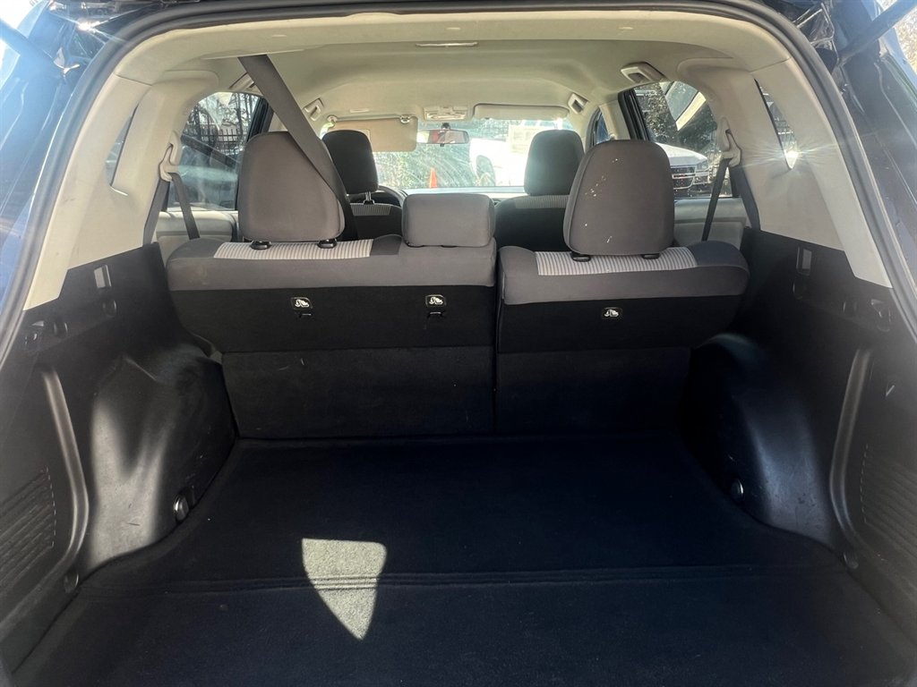 2013 Toyota RAV4 LE photo