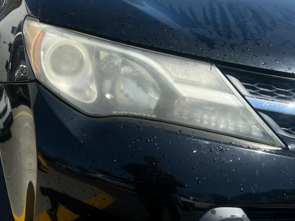2013 Toyota RAV4 LE photo