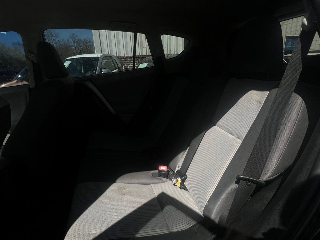 2013 Toyota RAV4 LE photo
