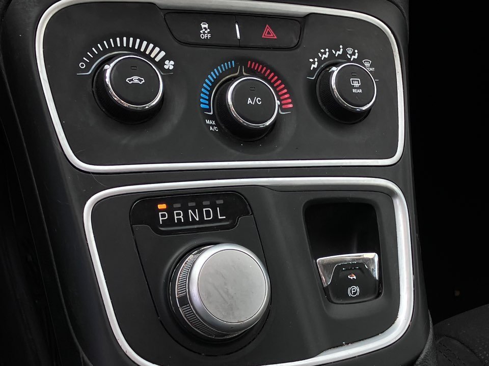 2016 Chrysler 200 LX photo