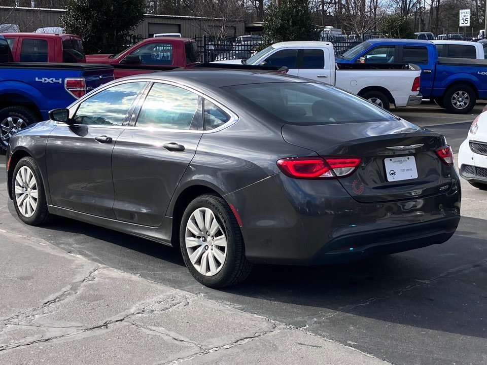 2016 Chrysler 200 LX photo