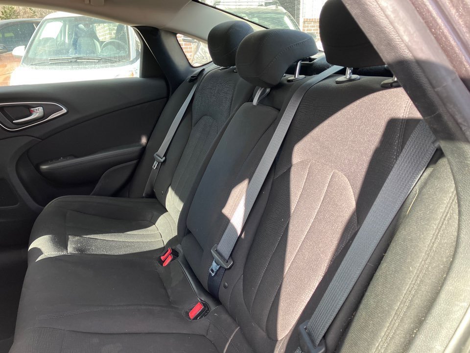 2016 Chrysler 200 LX photo
