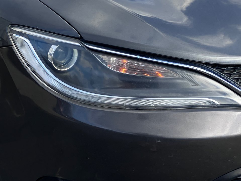 2016 Chrysler 200 LX photo