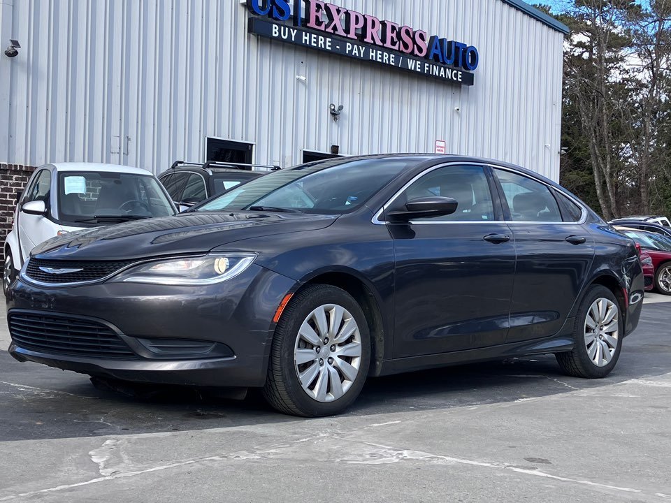 2016 Chrysler 200 LX photo