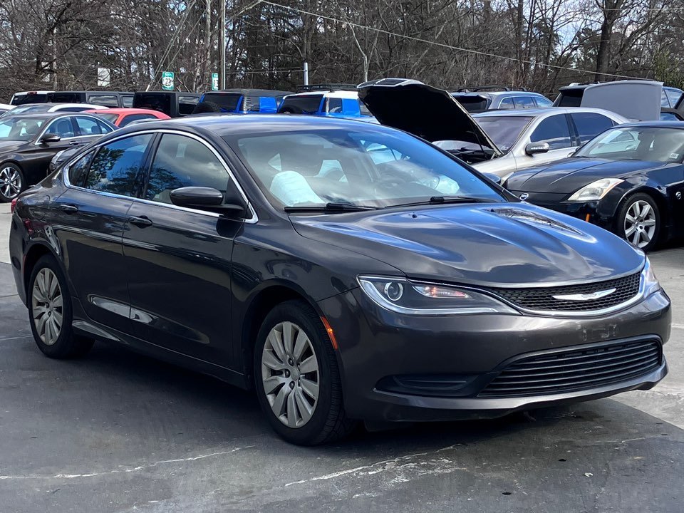 2016 Chrysler 200 LX photo