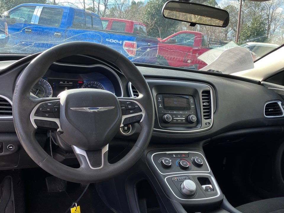 2016 Chrysler 200 LX photo