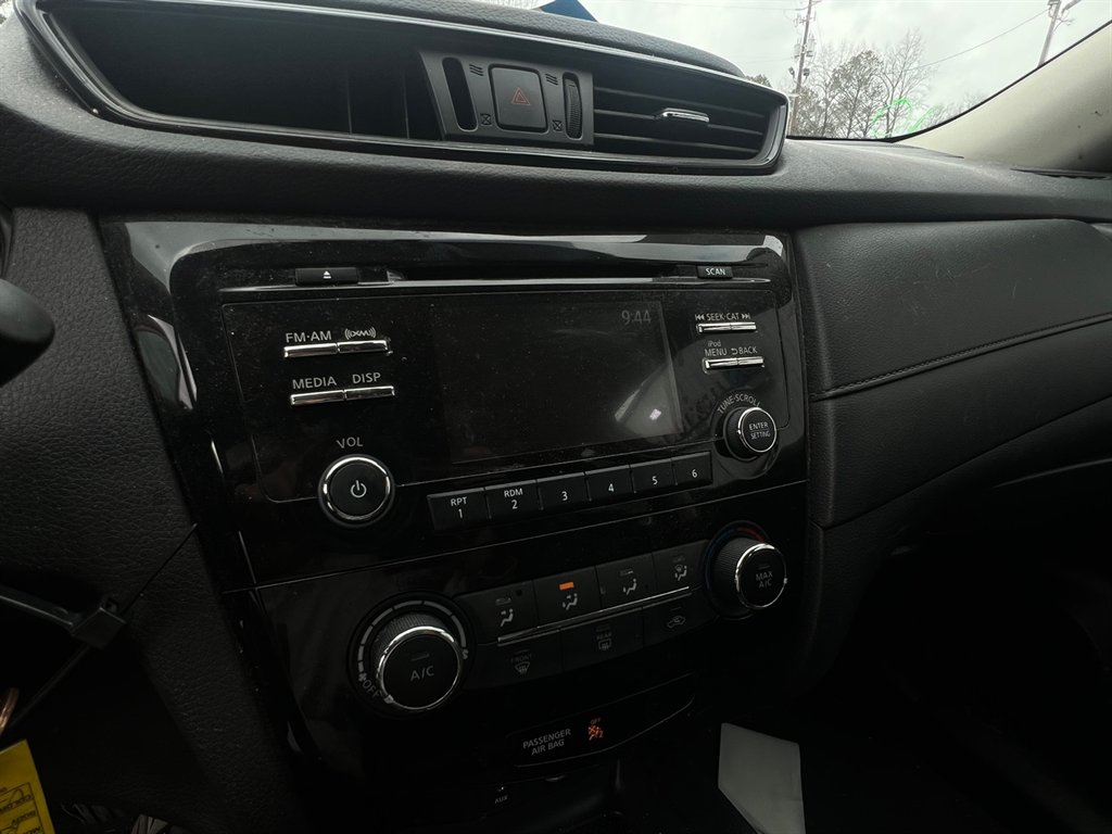2017 Nissan Rogue S photo