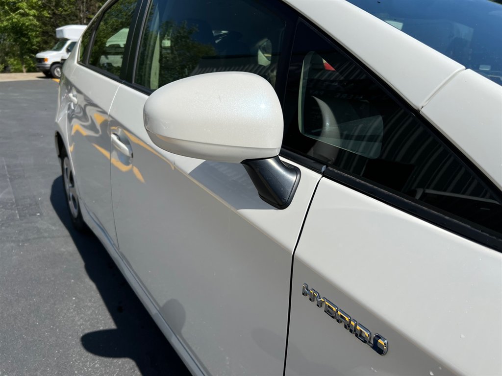 2013 Toyota Prius One photo