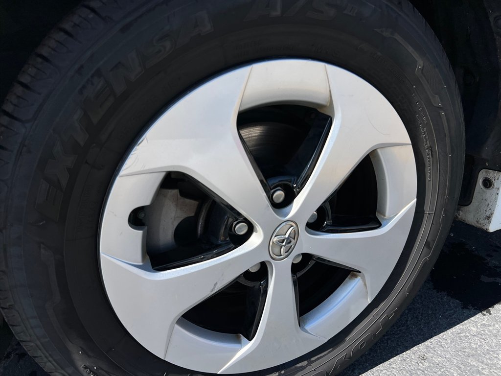 2013 Toyota Prius One photo