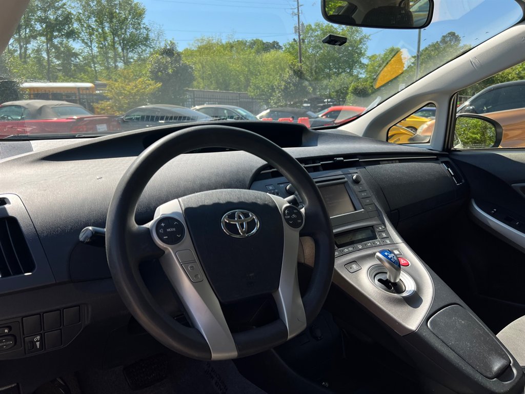 2013 Toyota Prius One photo