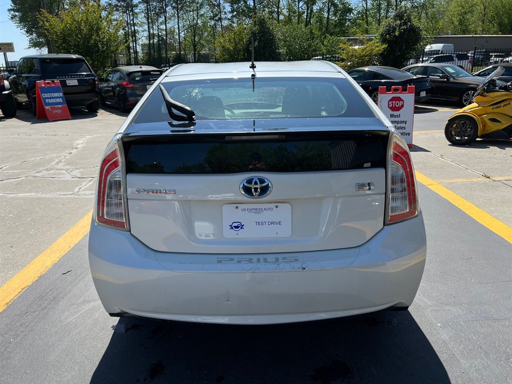 2013 Toyota Prius One photo
