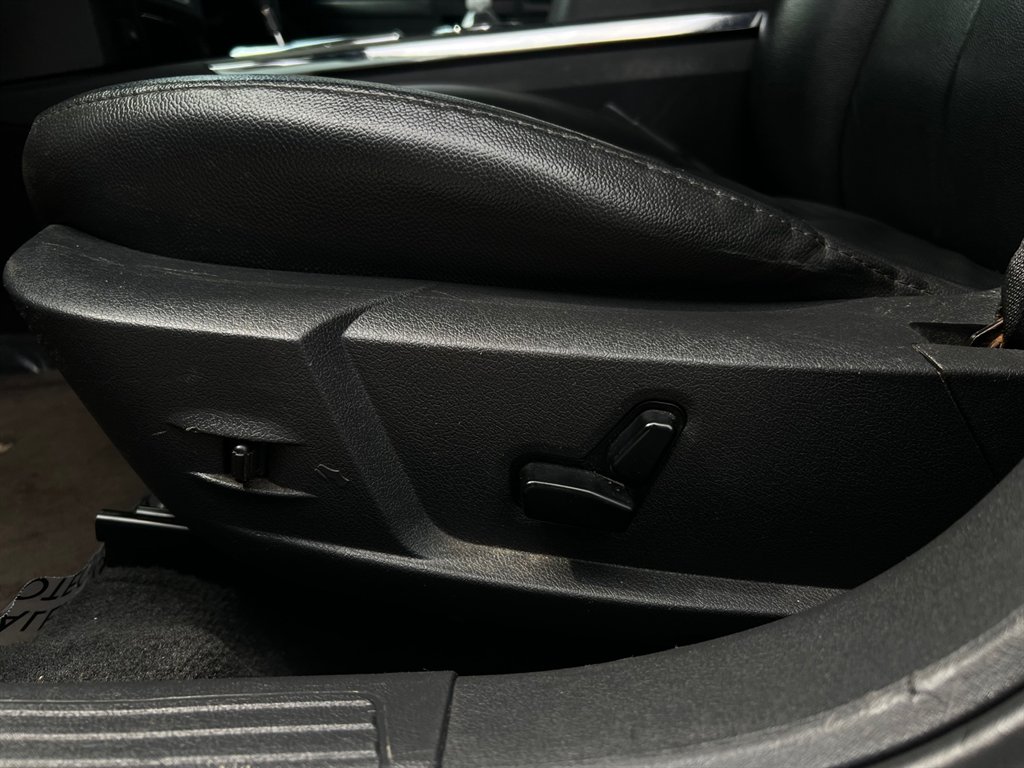 2010 Chrysler 300 Touring photo