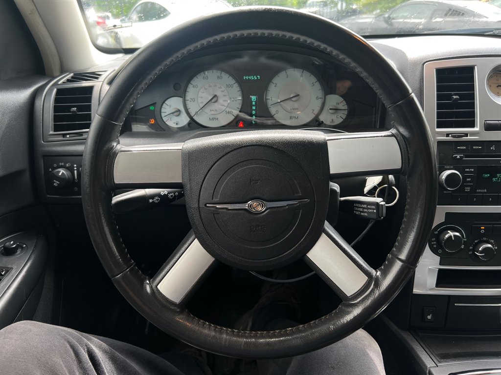 2010 Chrysler 300 Touring photo