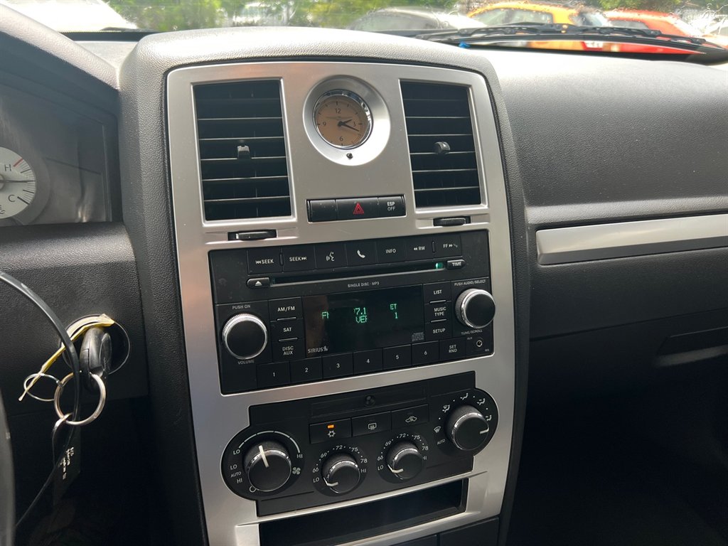 2010 Chrysler 300 Touring photo
