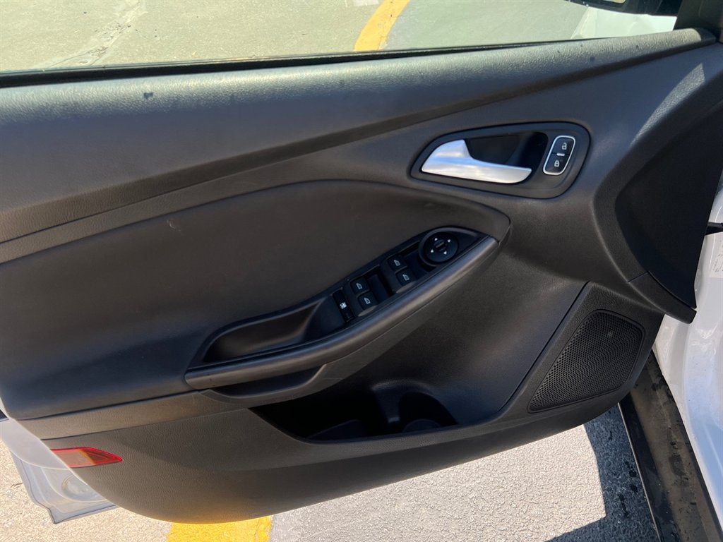 2018 Ford Focus SEL photo