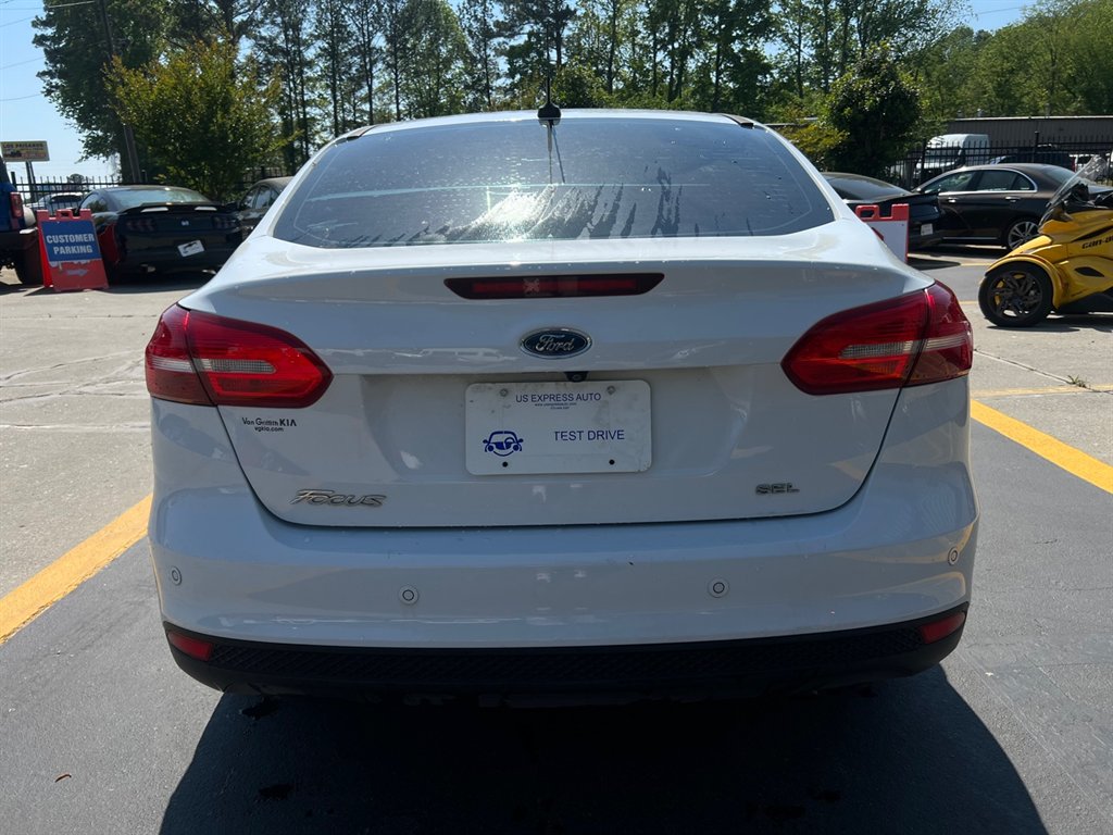 2018 Ford Focus SEL photo