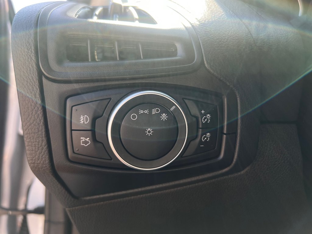 2018 Ford Focus SEL photo