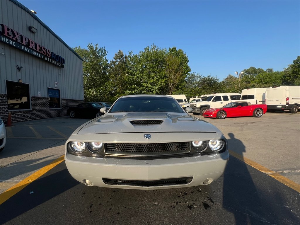 2009 Dodge Challenger SRT8 photo