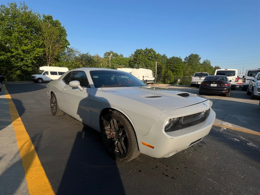 2009 Dodge Challenger SRT8 photo