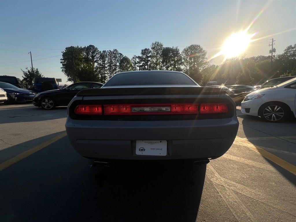 2009 Dodge Challenger SRT8 photo