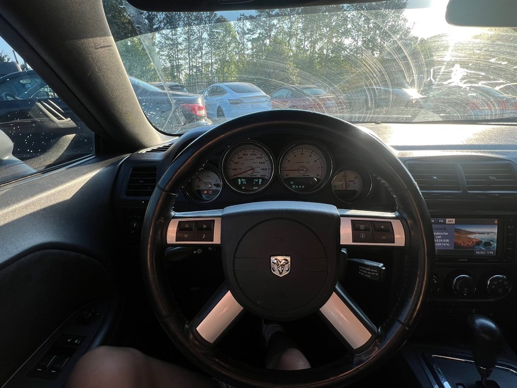 2009 Dodge Challenger SRT8 photo
