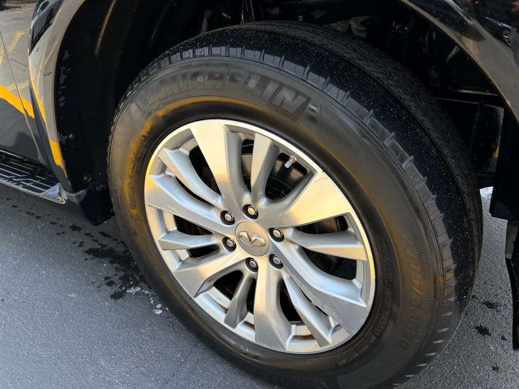 2016 Infiniti QX80 photo