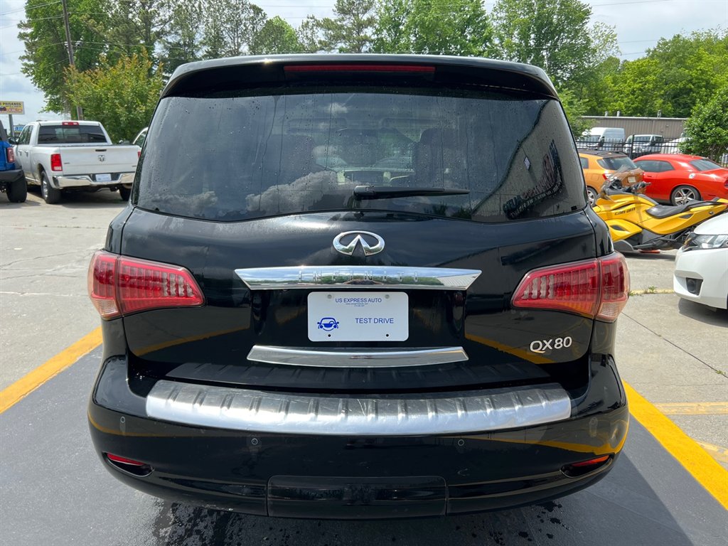 2016 Infiniti QX80 photo