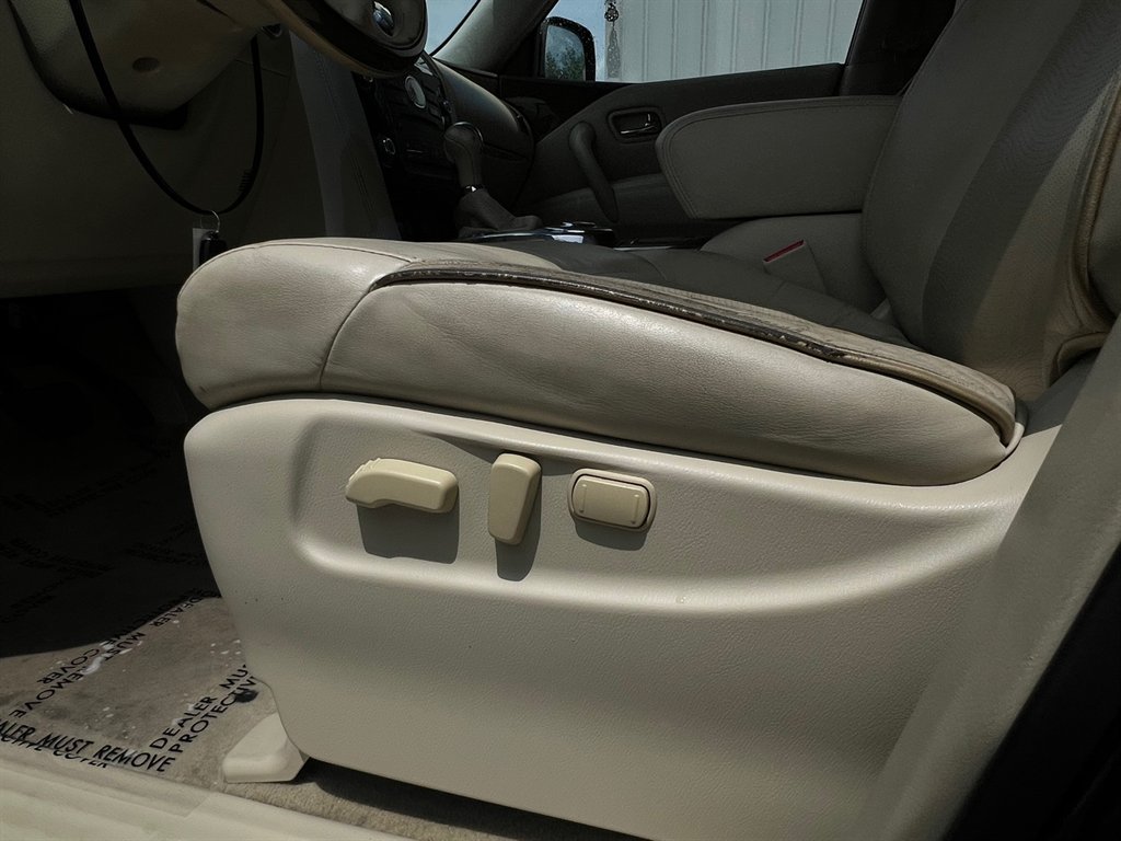 2016 Infiniti QX80 photo