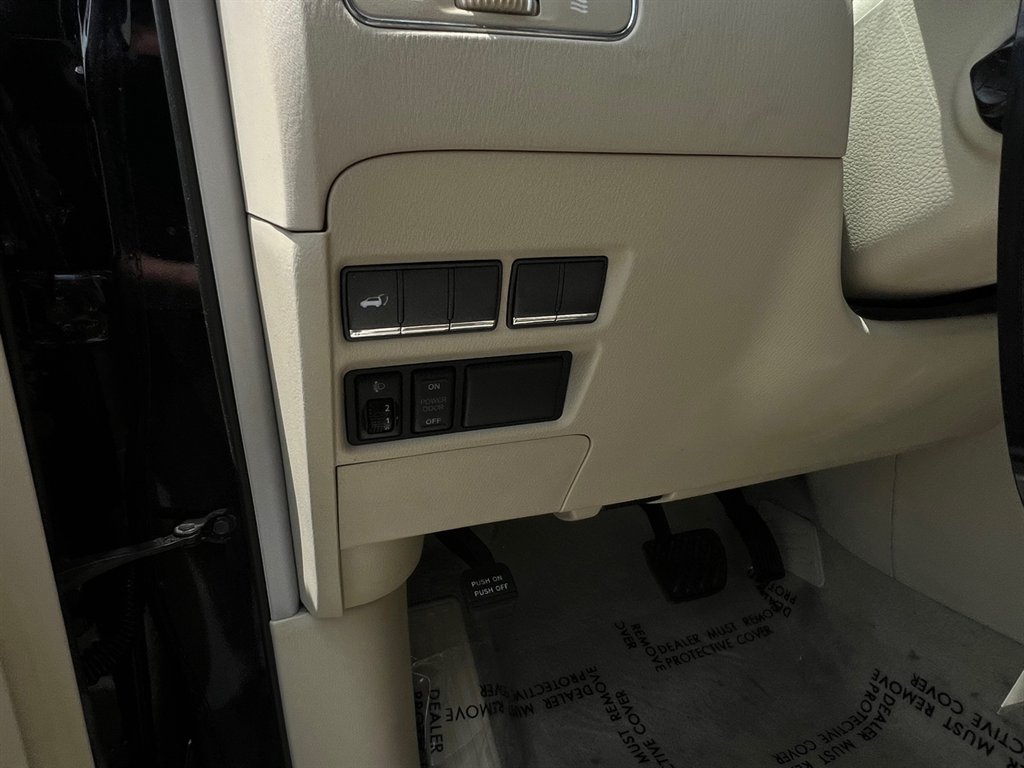2016 Infiniti QX80 photo