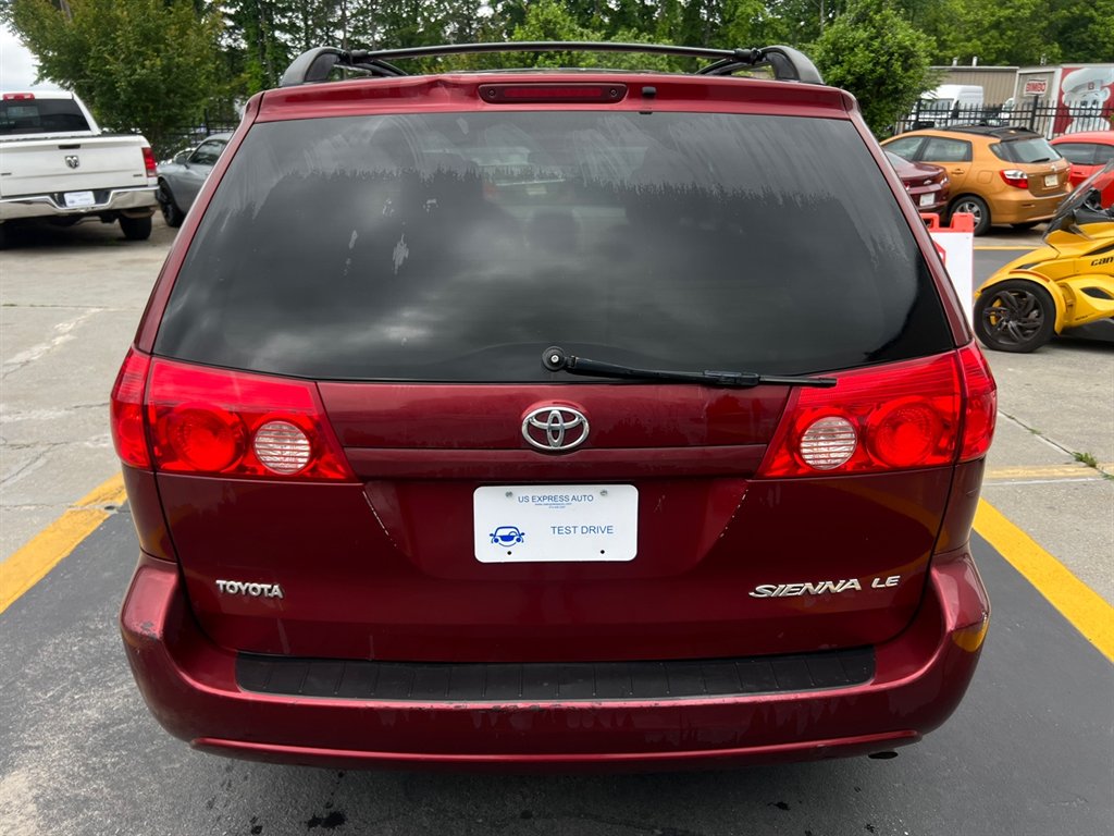 2010 Toyota Sienna CE 7-Passenger photo