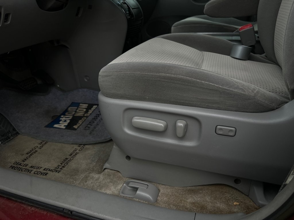 2010 Toyota Sienna CE 7-Passenger photo