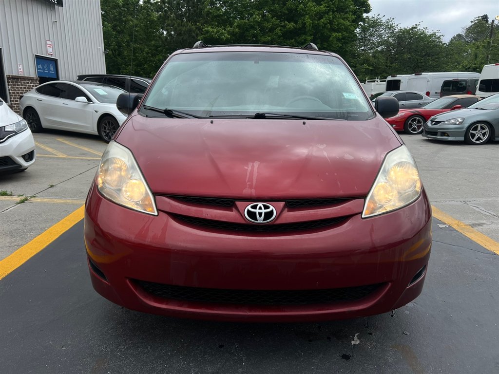 2010 Toyota Sienna CE 7-Passenger photo