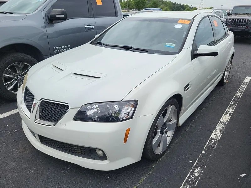 The 2009 Pontiac G8 GT photos