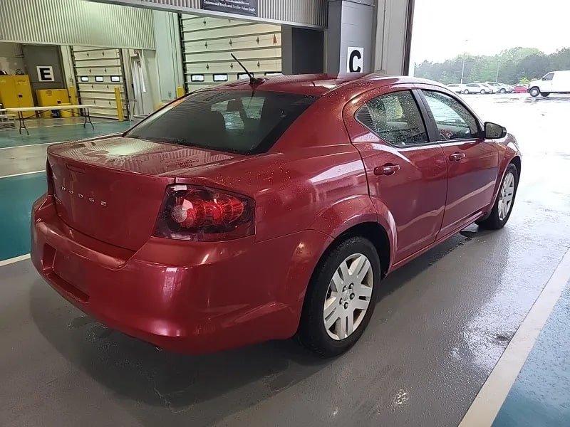 2014 Dodge Avenger SE photo