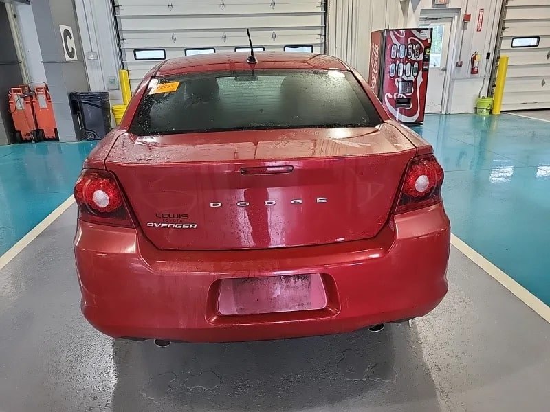 2014 Dodge Avenger SE photo