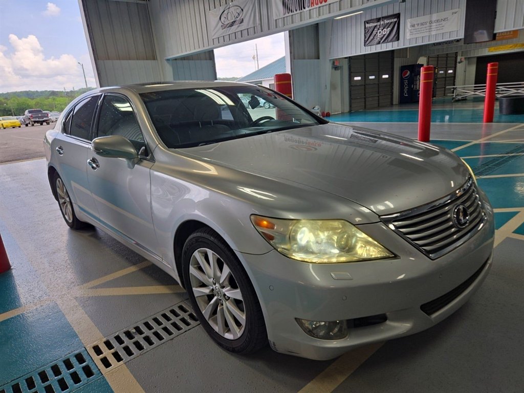 2010 Lexus LS 460 photo