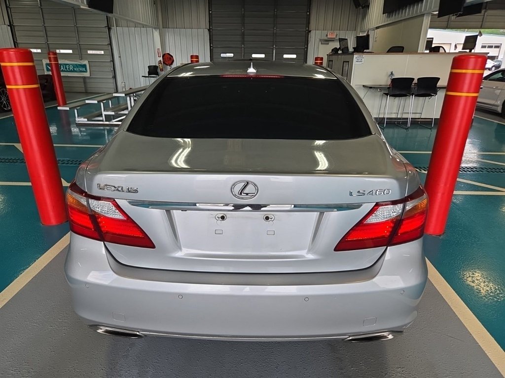 2010 Lexus LS 460 photo