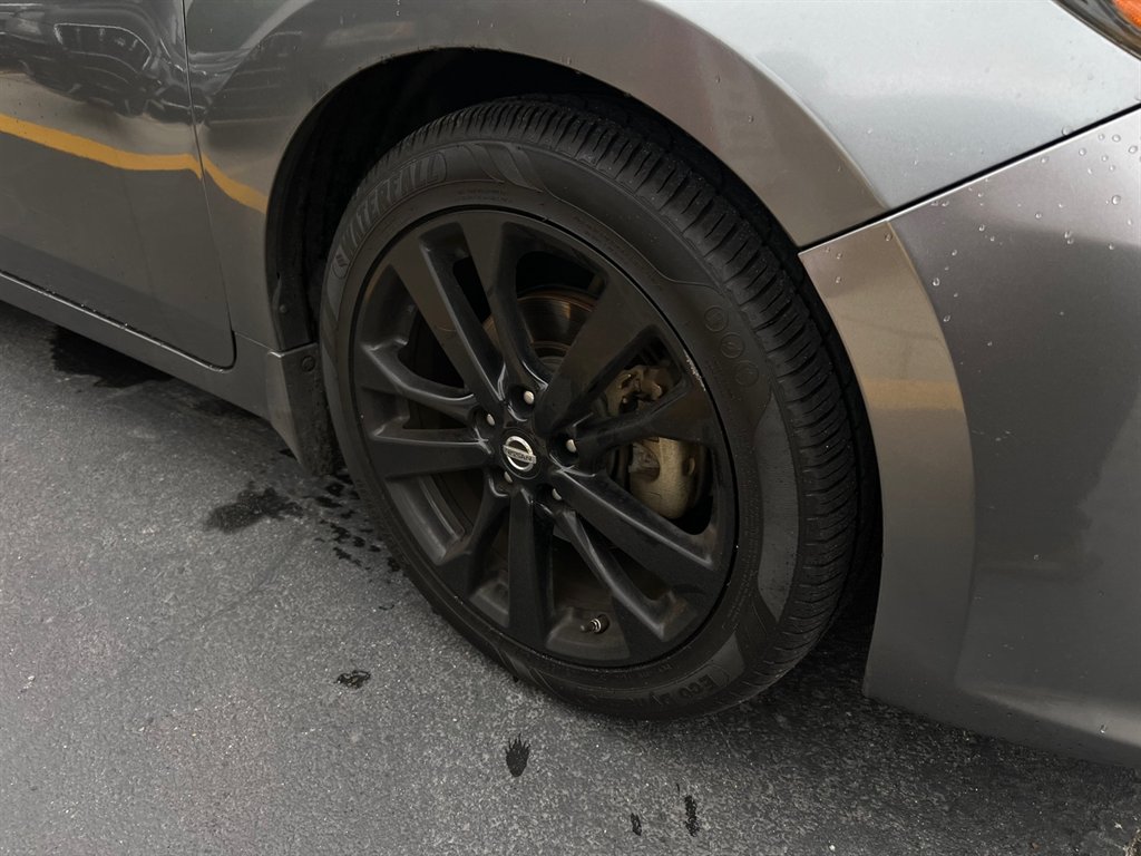 2017 Nissan Altima SR photo