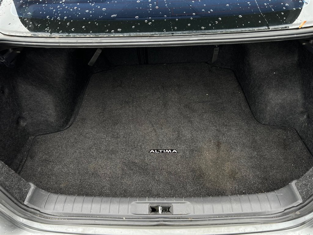 2017 Nissan Altima SR photo