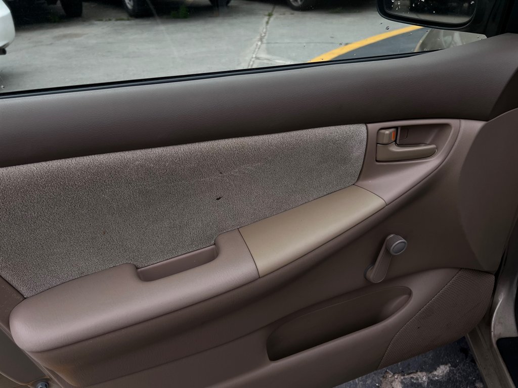 2007 Toyota Corolla CE photo