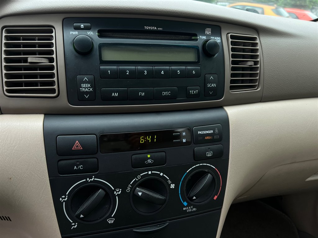 2007 Toyota Corolla CE photo