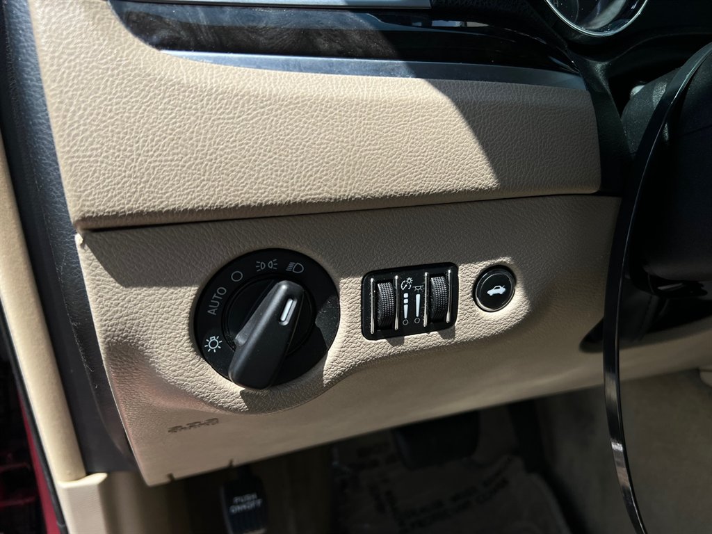 2012 Chrysler 300 photo