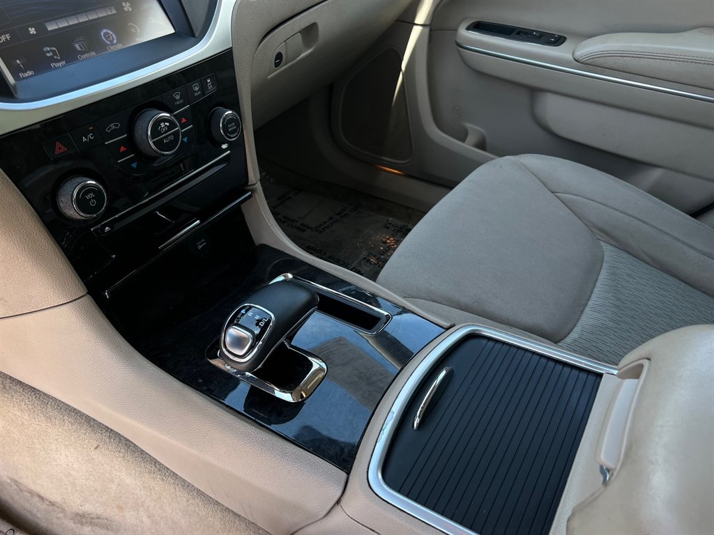 2012 Chrysler 300 photo