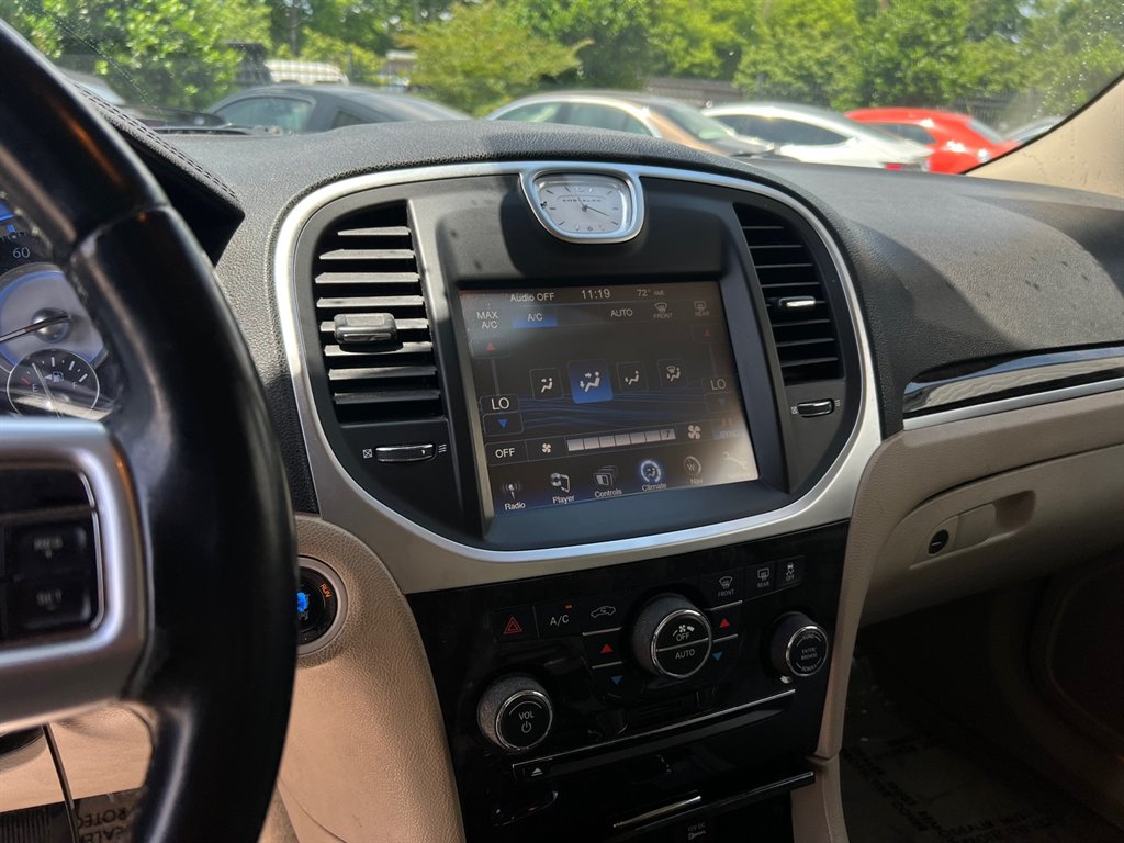 2012 Chrysler 300 photo