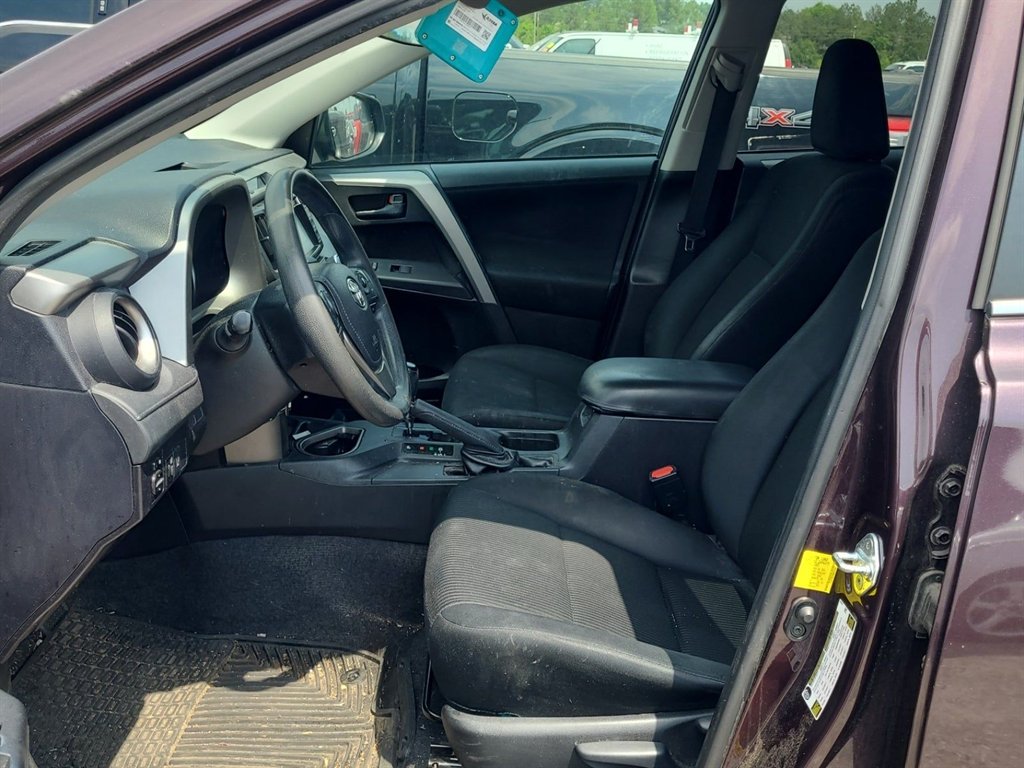 2017 Toyota RAV4 LE photo