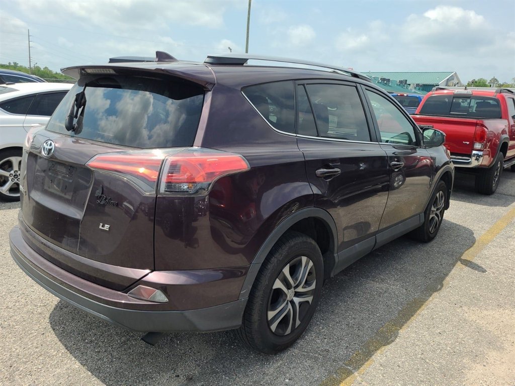 2017 Toyota RAV4 LE photo