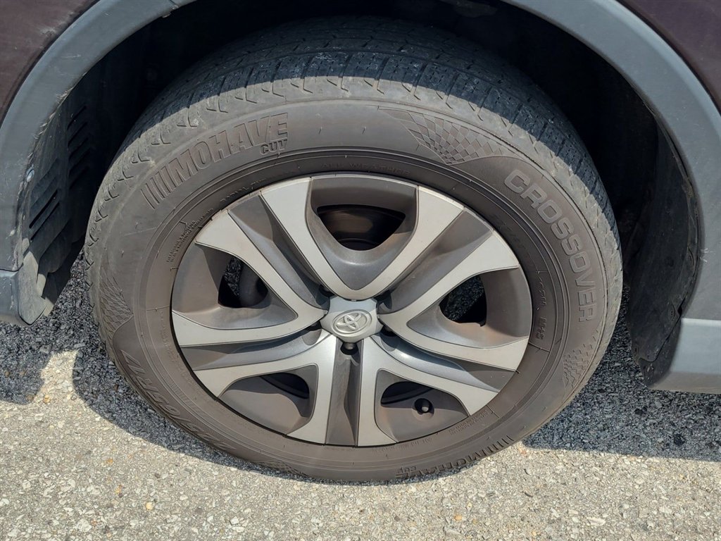 2017 Toyota RAV4 LE photo
