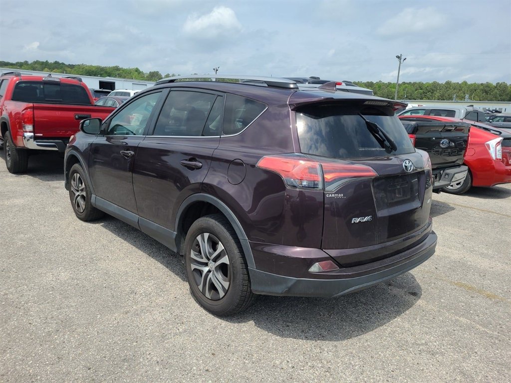 2017 Toyota RAV4 LE photo