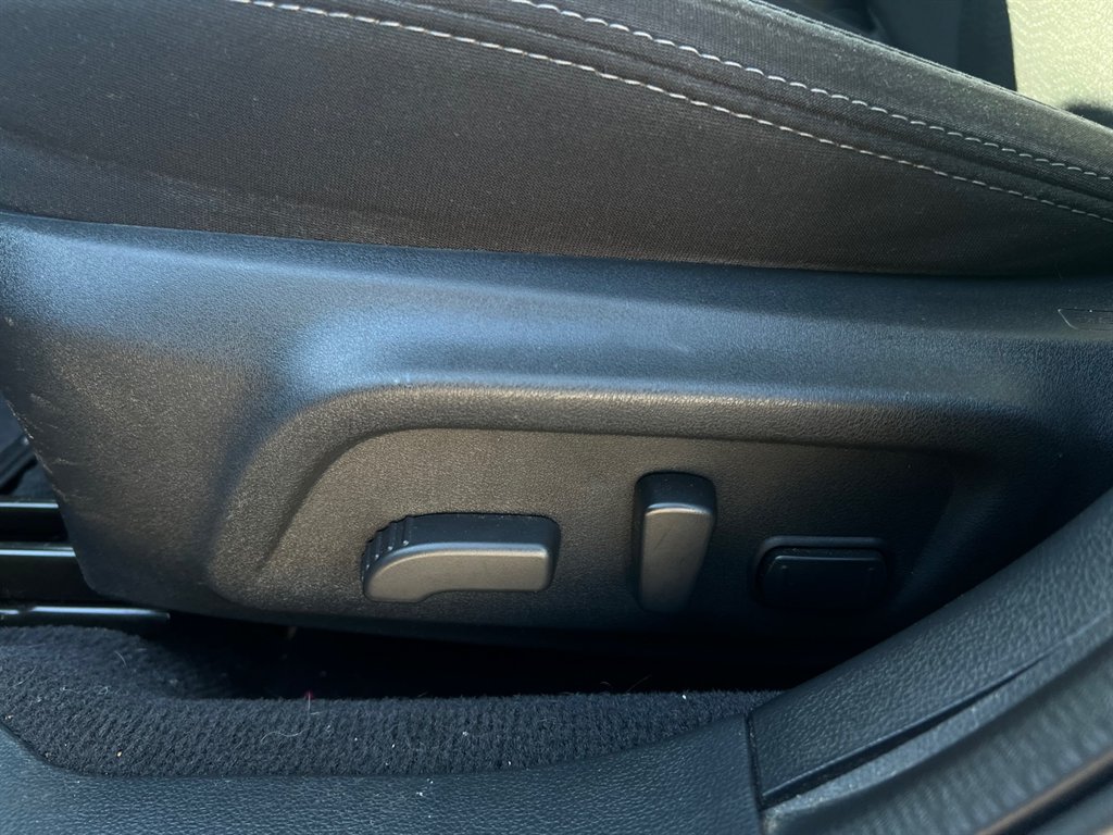 2016 Subaru Legacy Premium photo